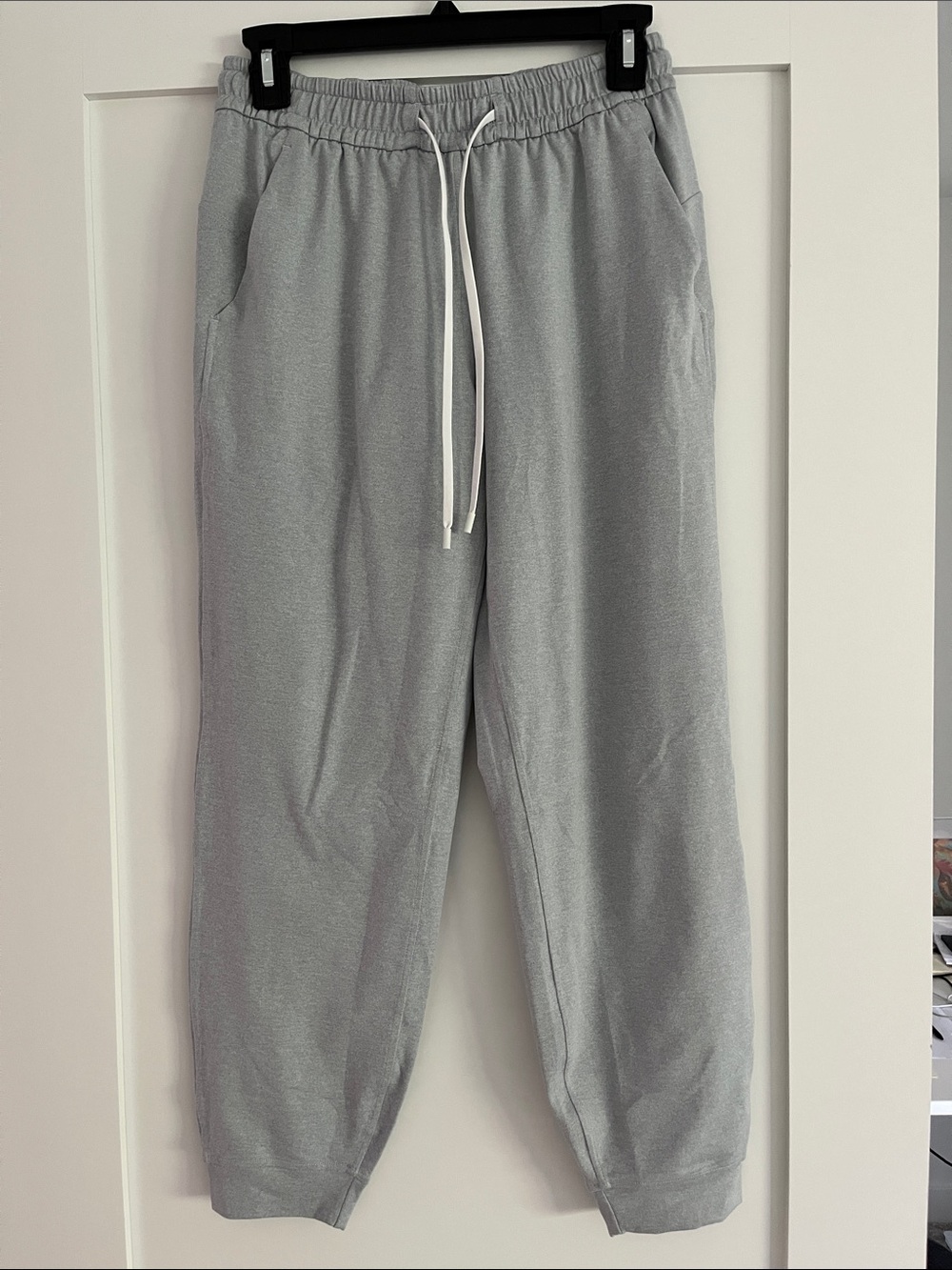Lululemon light gray joggers, sz 4